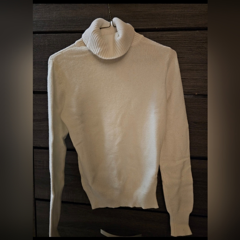 Women's sweater